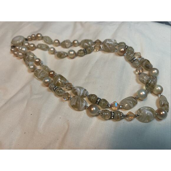 Vintage 2 Strand Necklace With Pearls And Crystals In Creams And Peach - Picture 1 of 6